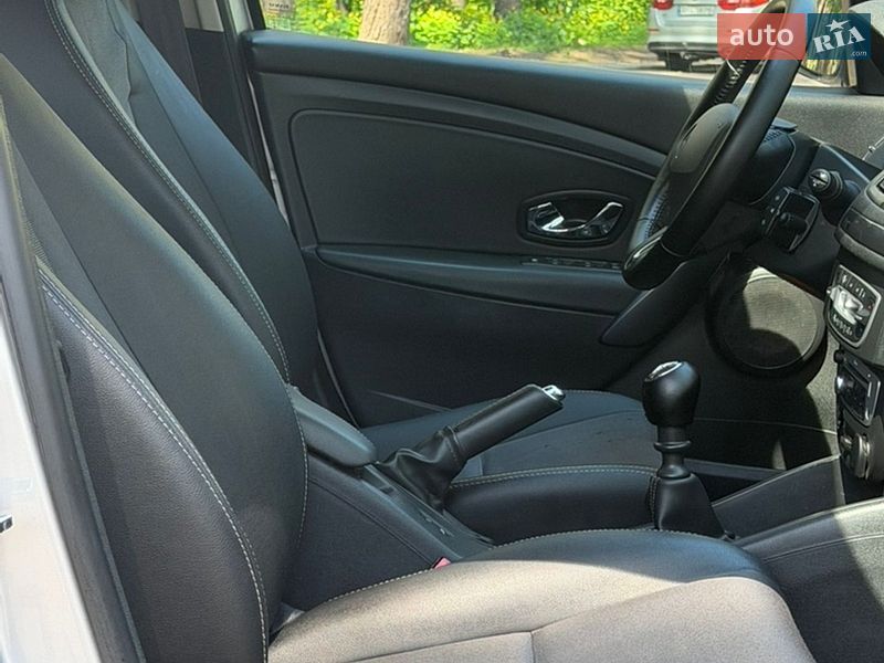 Універсал Renault Megane 2016 в Черкасах фото 40 Універсал Renault Megane 2016 в Черкасах