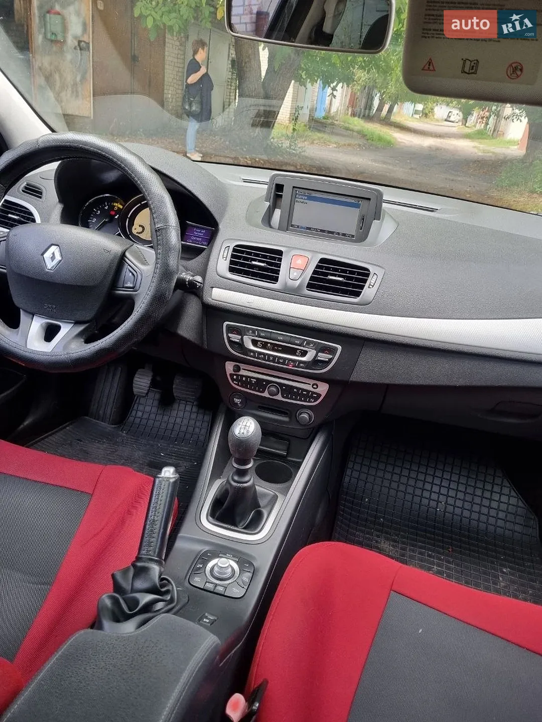 2010 Renault Megane - мініатюра 11