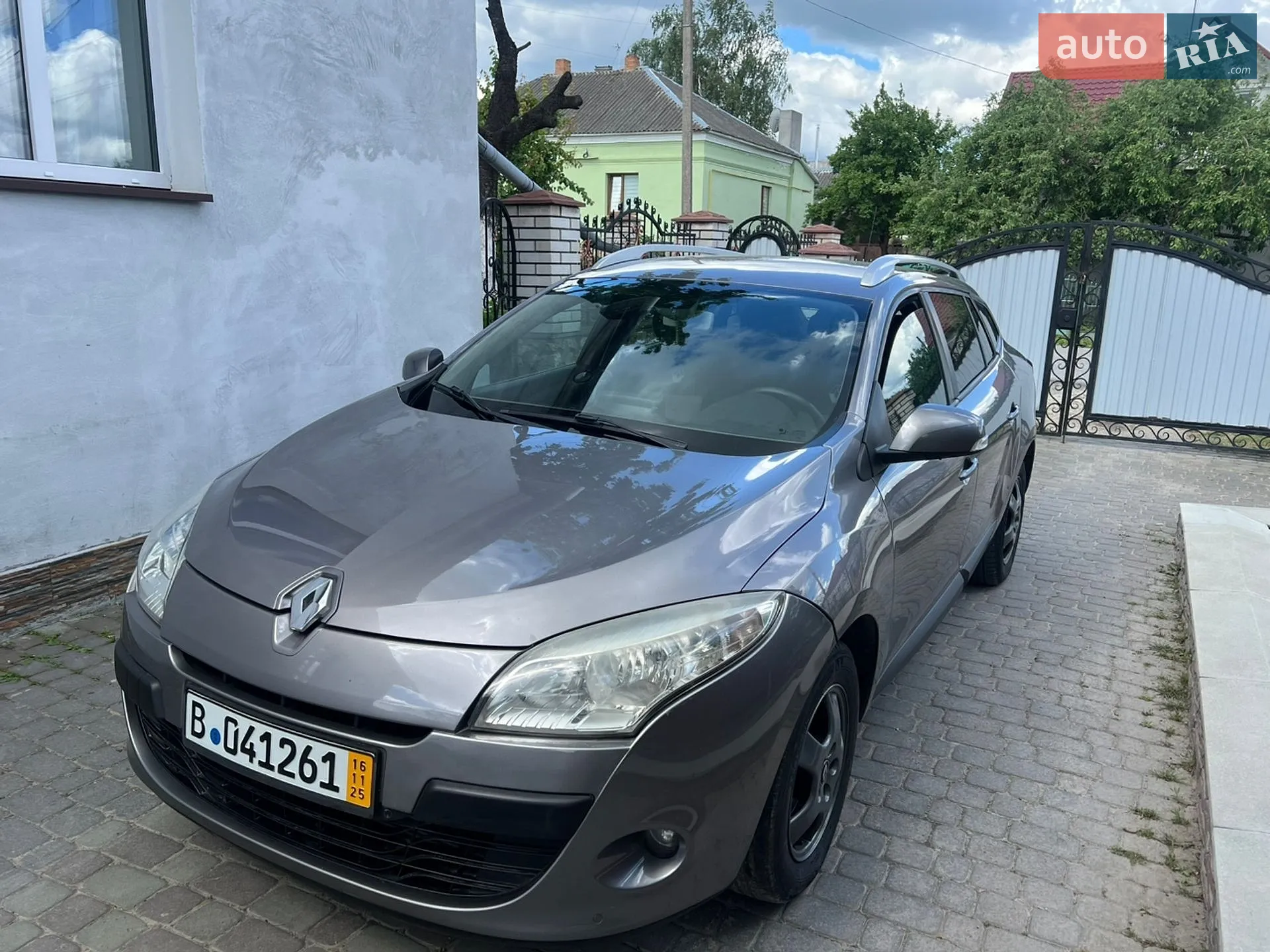 2010 Renault Megane - мініатюра 3