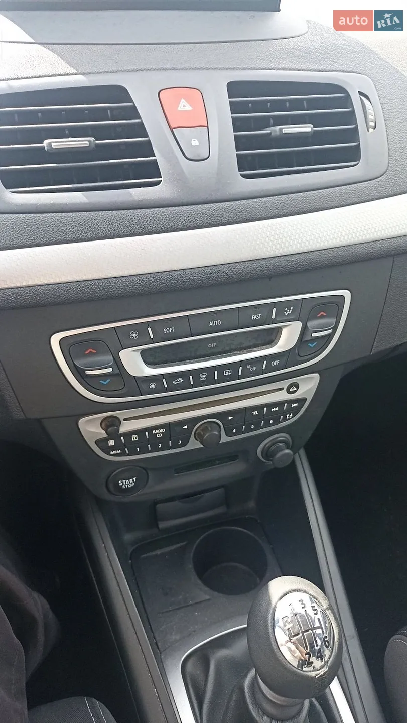 2010 Renault Megane - мініатюра 13