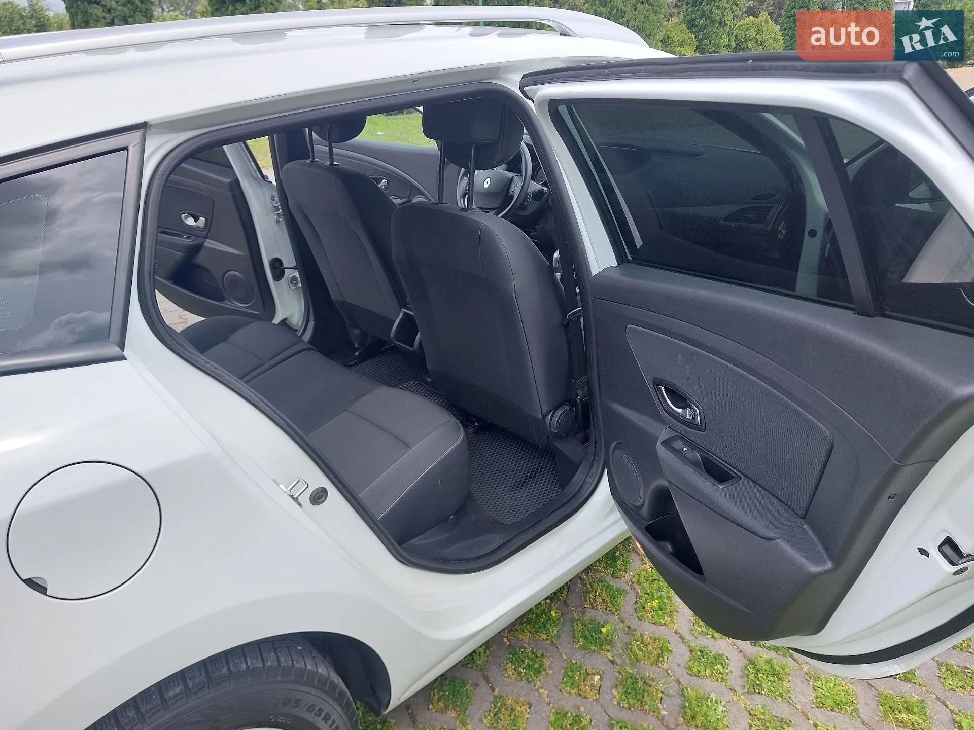 2012 Renault Megane - мініатюра 25