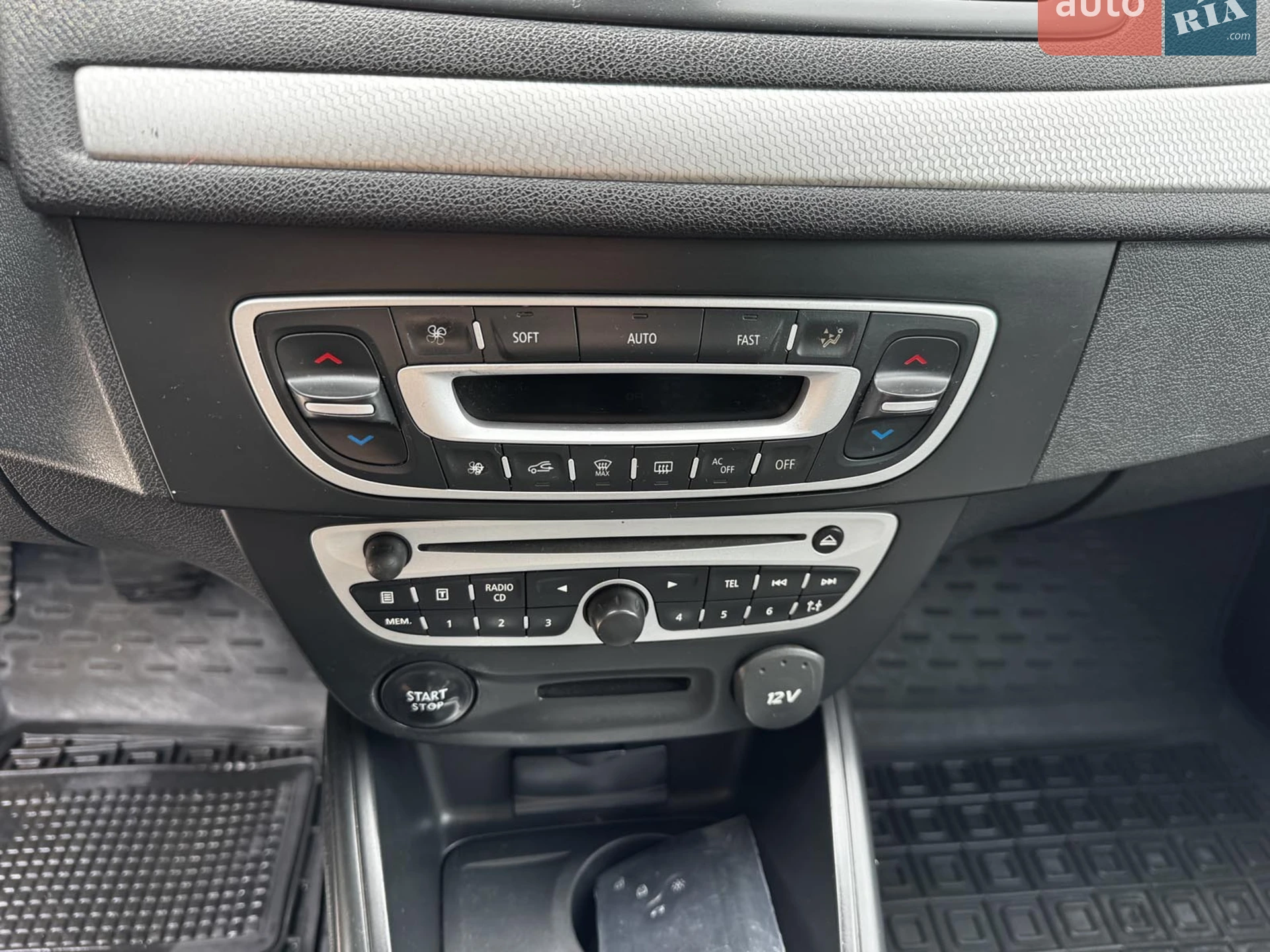 2010 Renault Megane - мініатюра 35