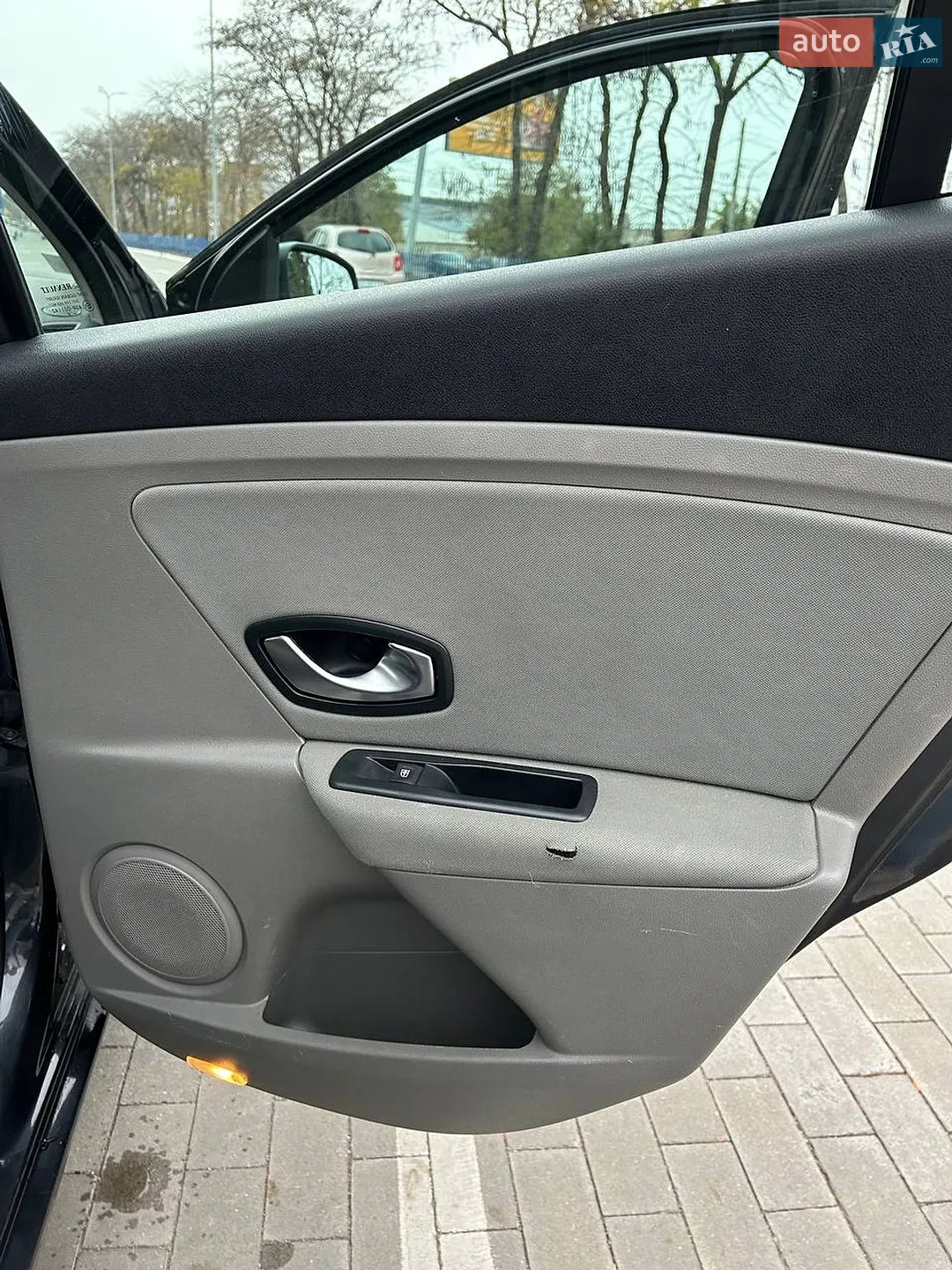 2010 Renault Megane - мініатюра 9