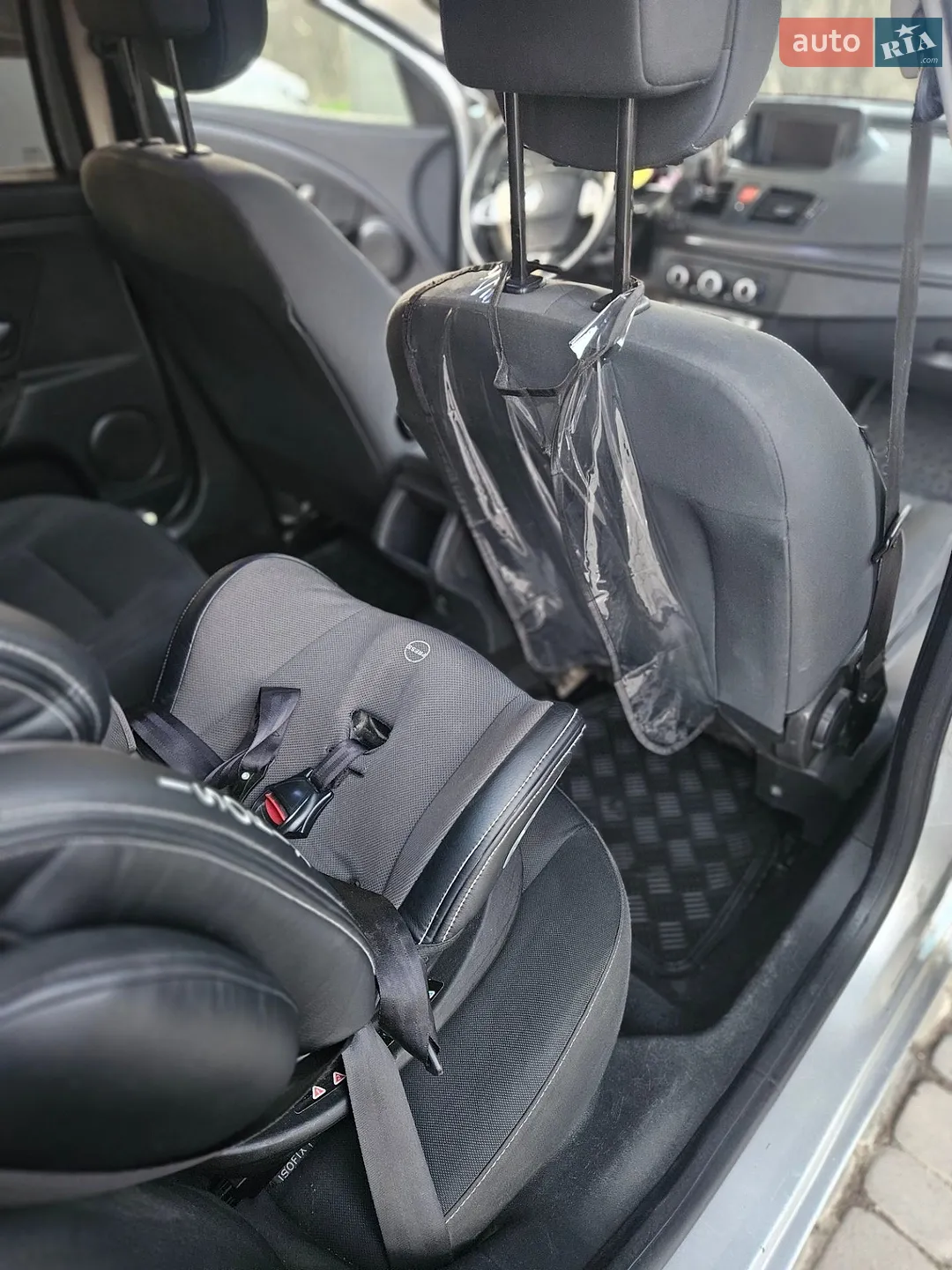 2010 Renault Megane - мініатюра 12