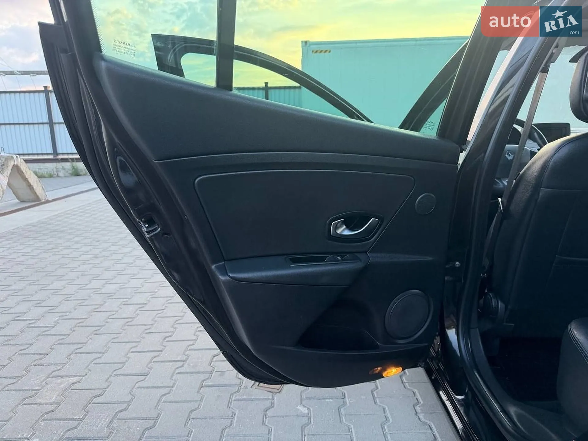 2010 Renault Megane - мініатюра 48