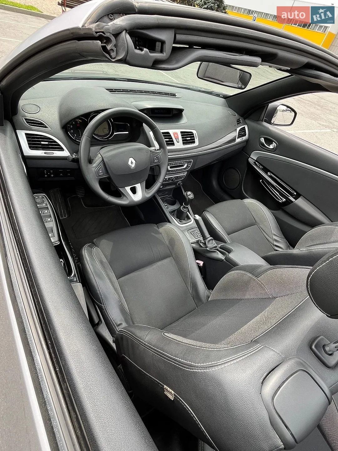 2010 Renault Megane - мініатюра 11