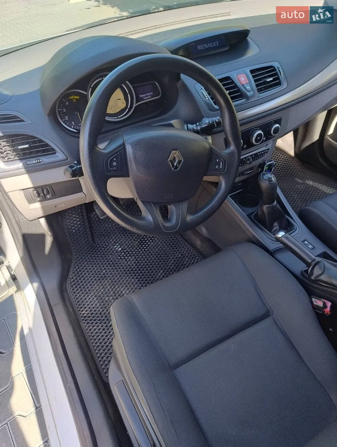 2010 Renault Megane - мініатюра 12