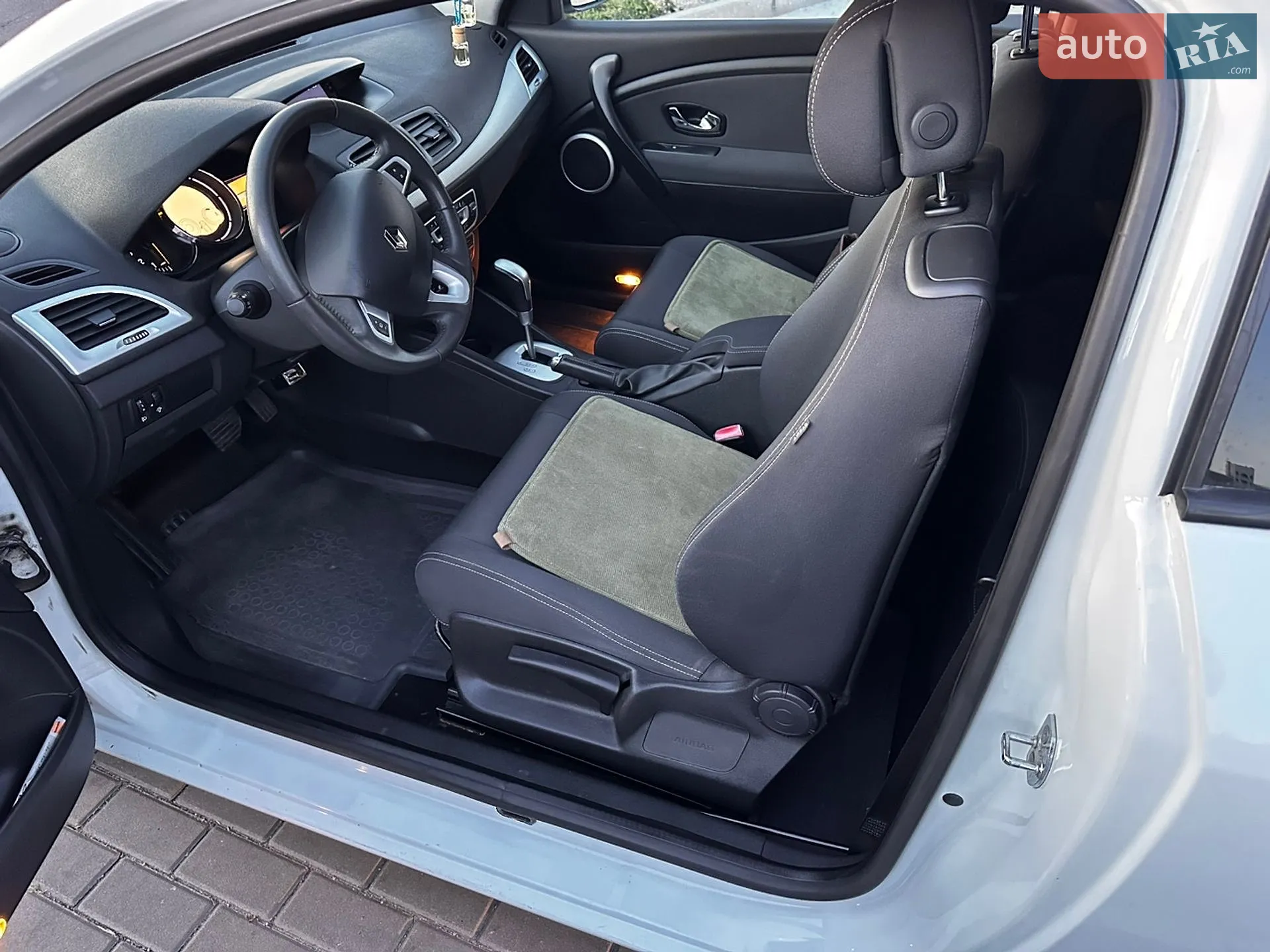2012 Renault Megane - мініатюра 16