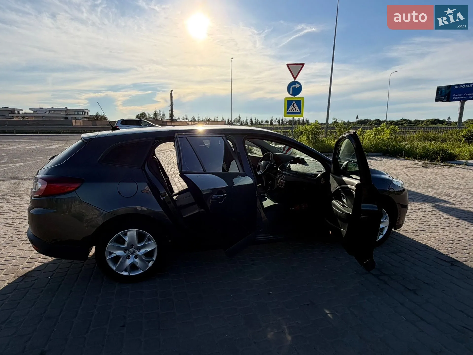 2012 Renault Megane - мініатюра 8