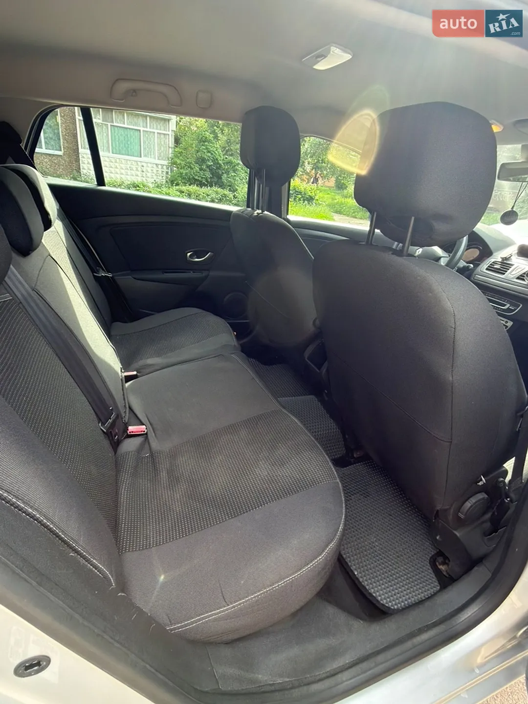 2010 Renault Megane - мініатюра 24