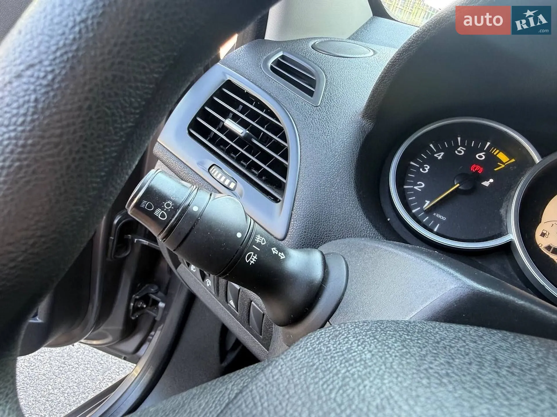 2011 Renault Megane - мініатюра 61