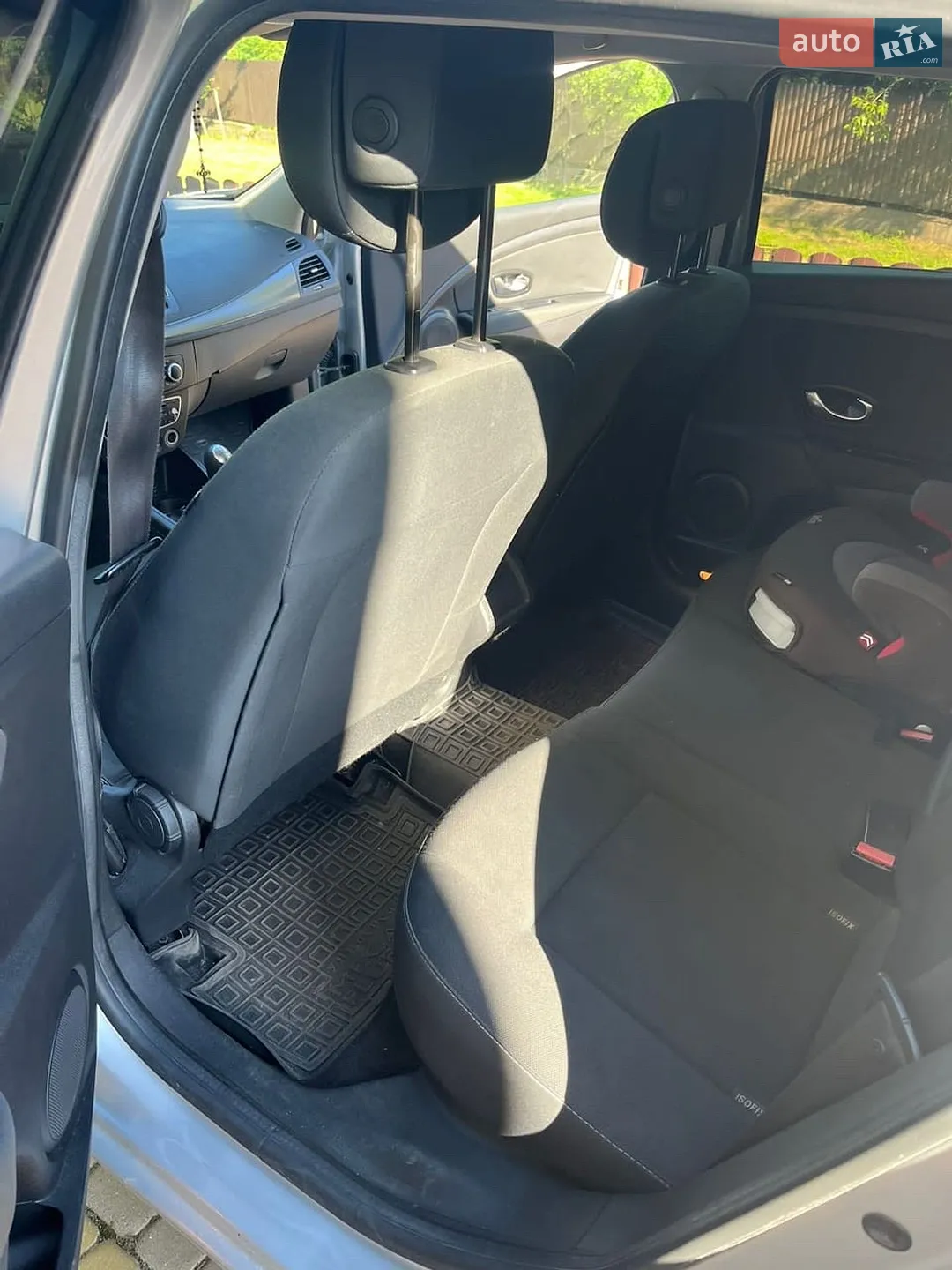 2010 Renault Megane - мініатюра 11