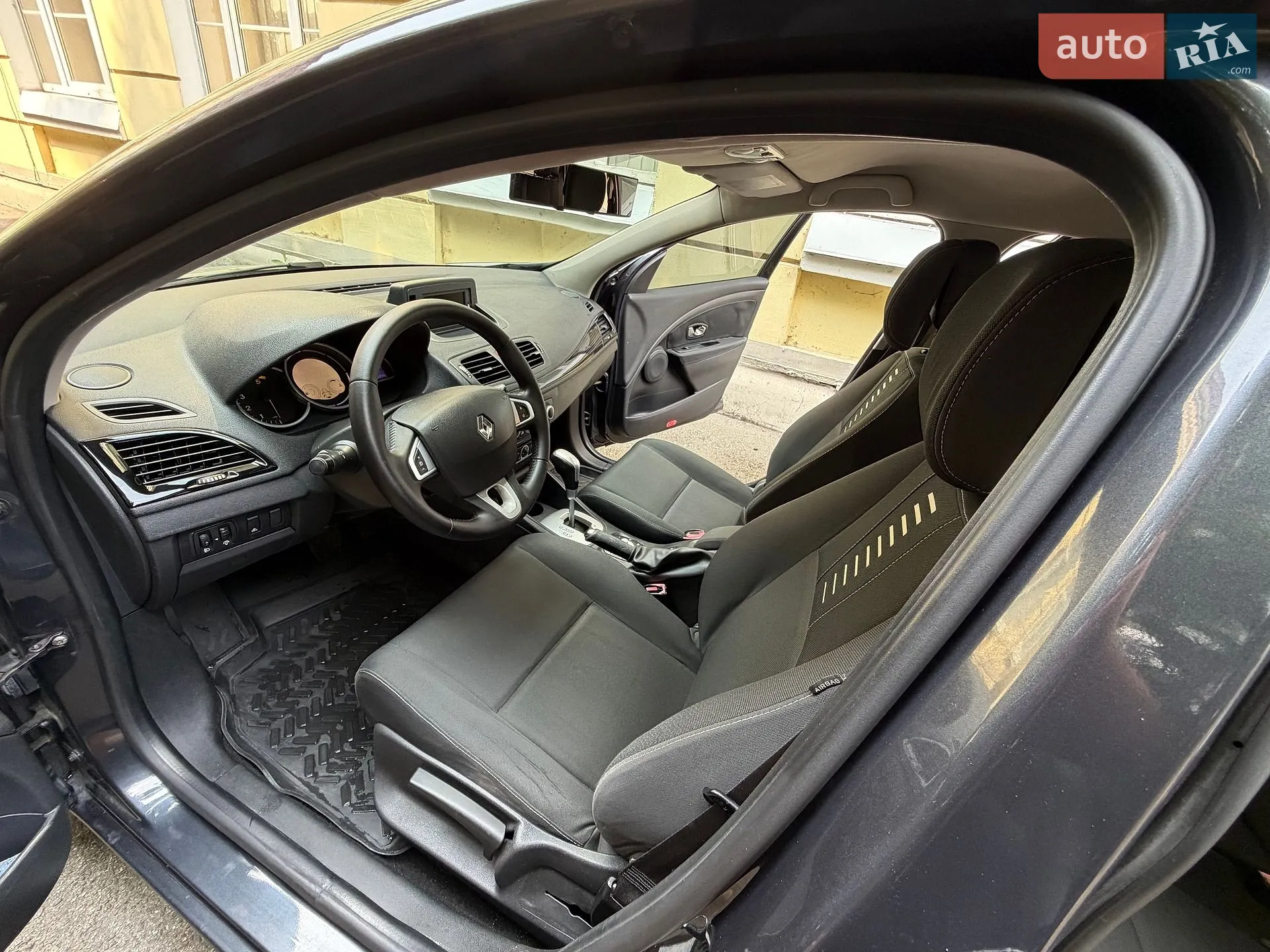 2011 Renault Megane - мініатюра 28