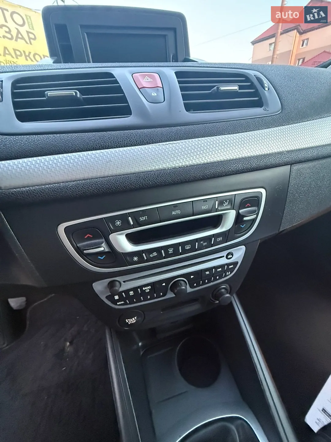 2010 Renault Megane - мініатюра 17