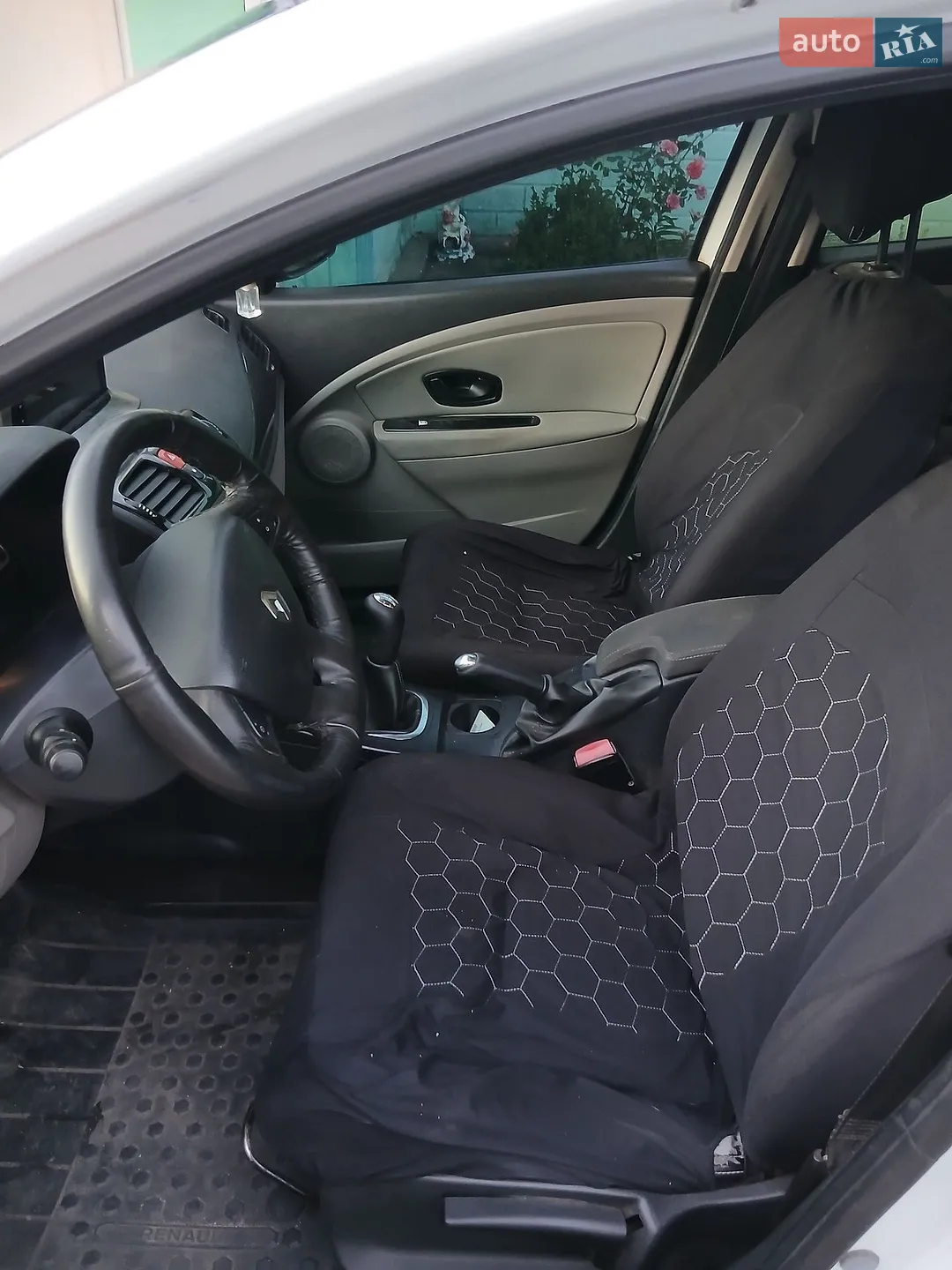 2010 Renault Megane - мініатюра 12