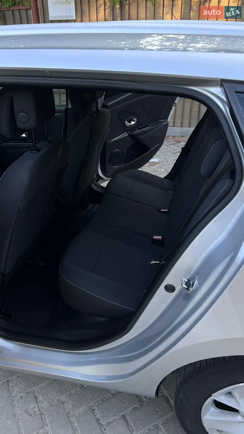 2012 Renault Megane - мініатюра 11