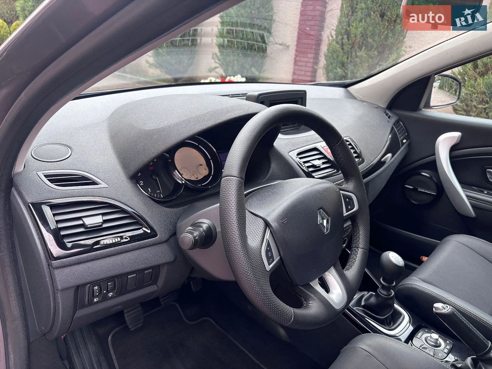 2011 Renault Megane - мініатюра 100