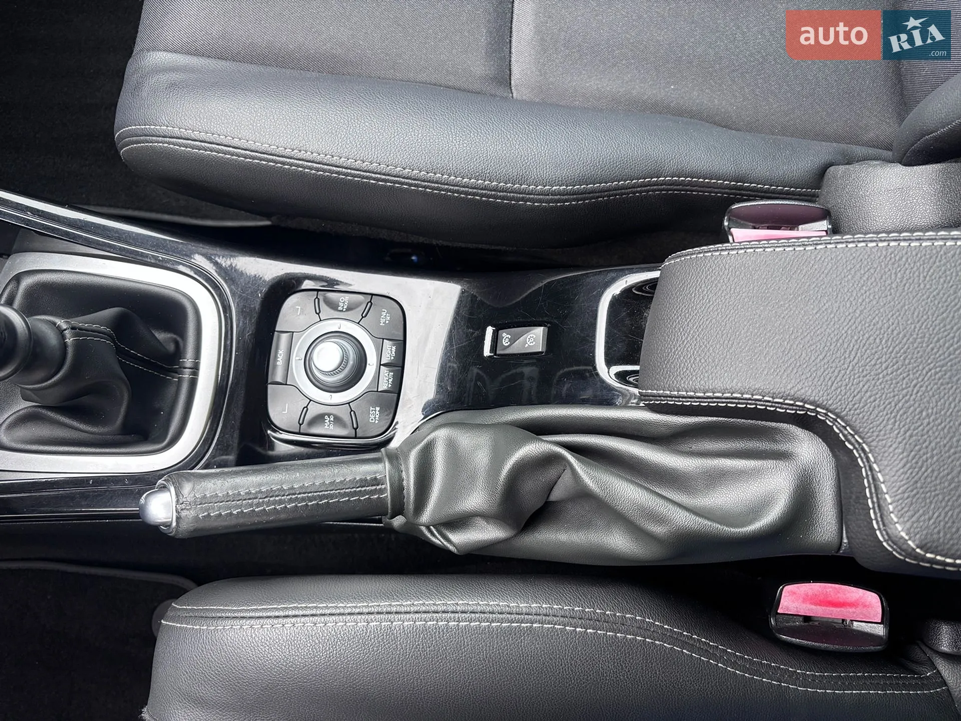 2011 Renault Megane - мініатюра 165