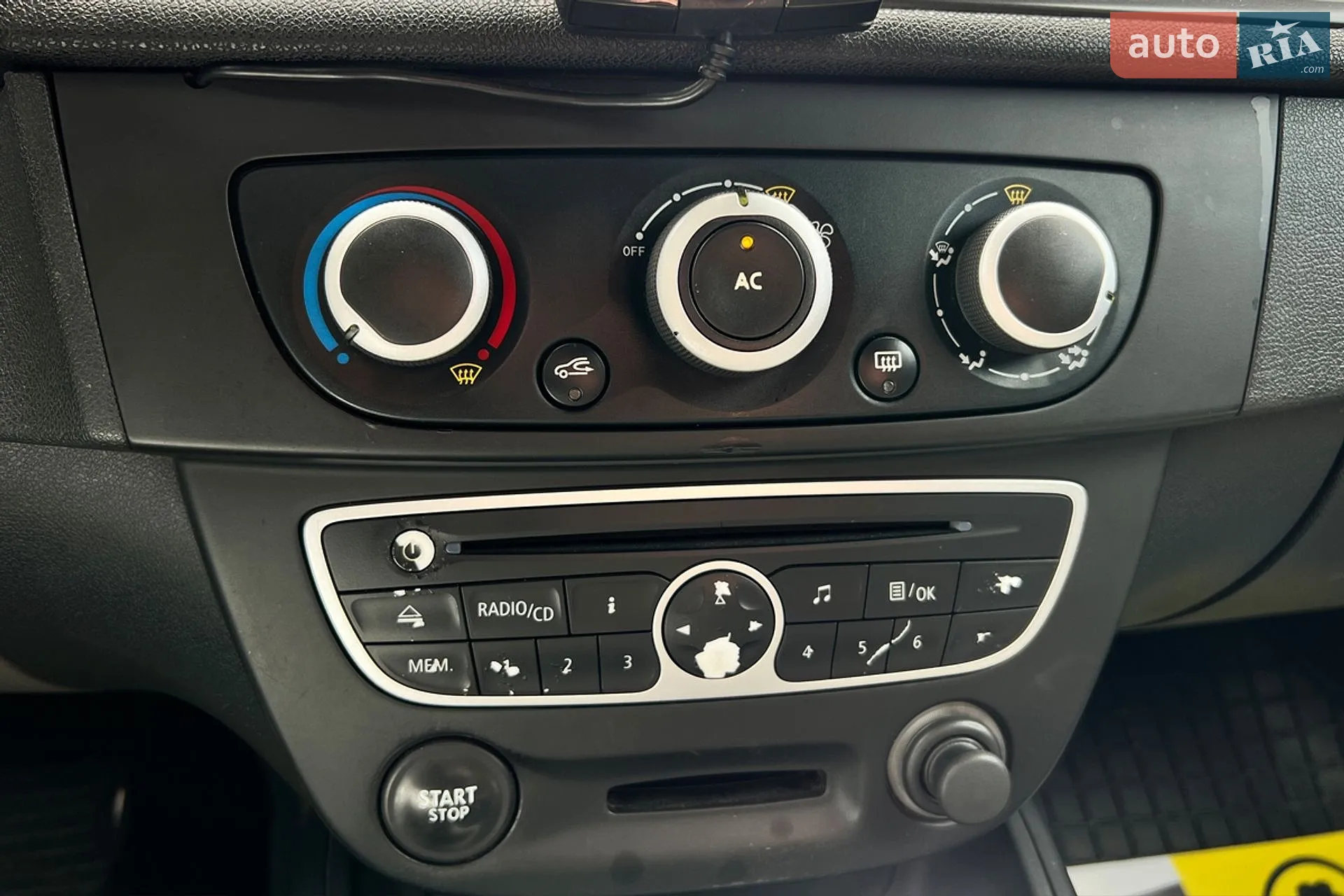 2010 Renault Megane - мініатюра 15