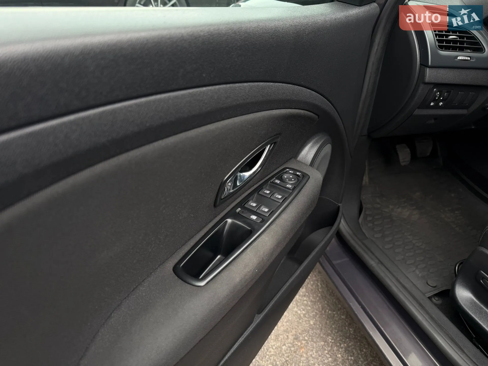 2015 Renault Megane - мініатюра 35
