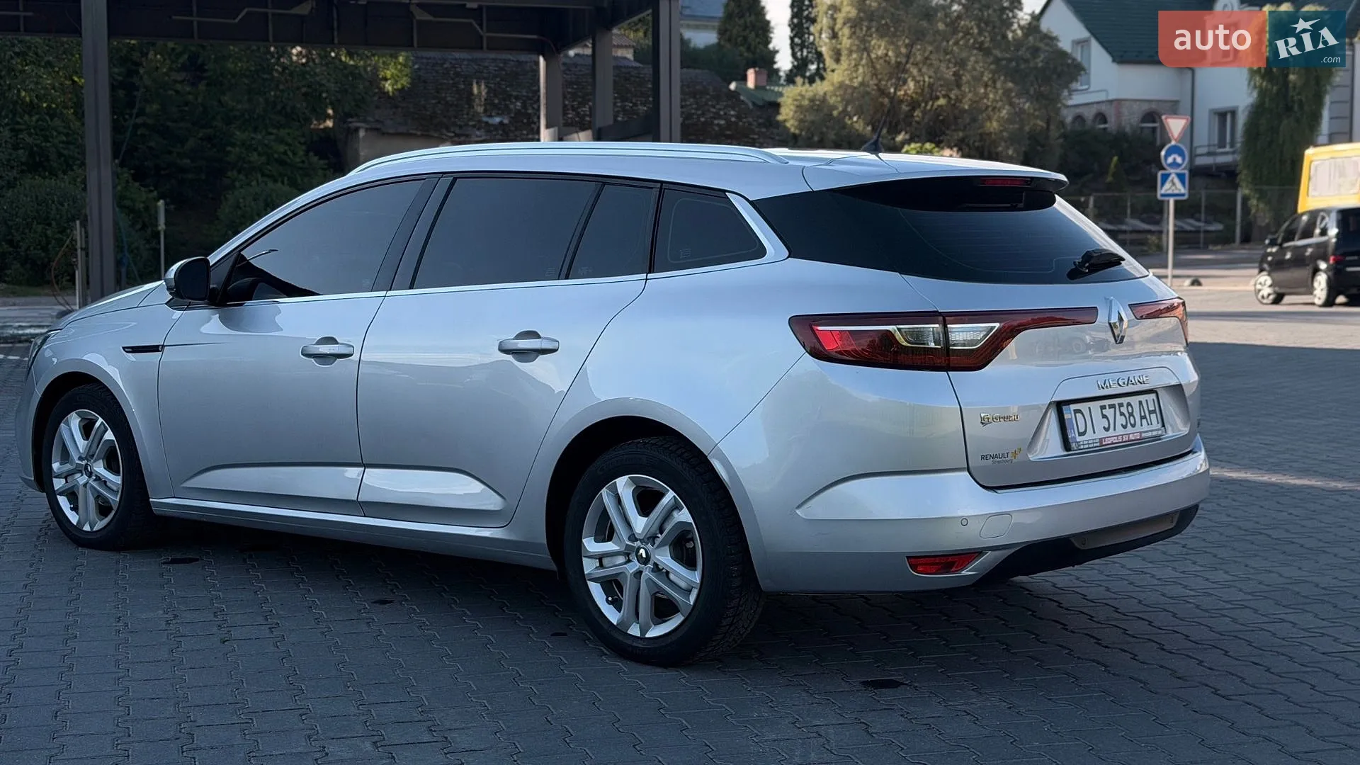 2016 Renault Megane - мініатюра 12