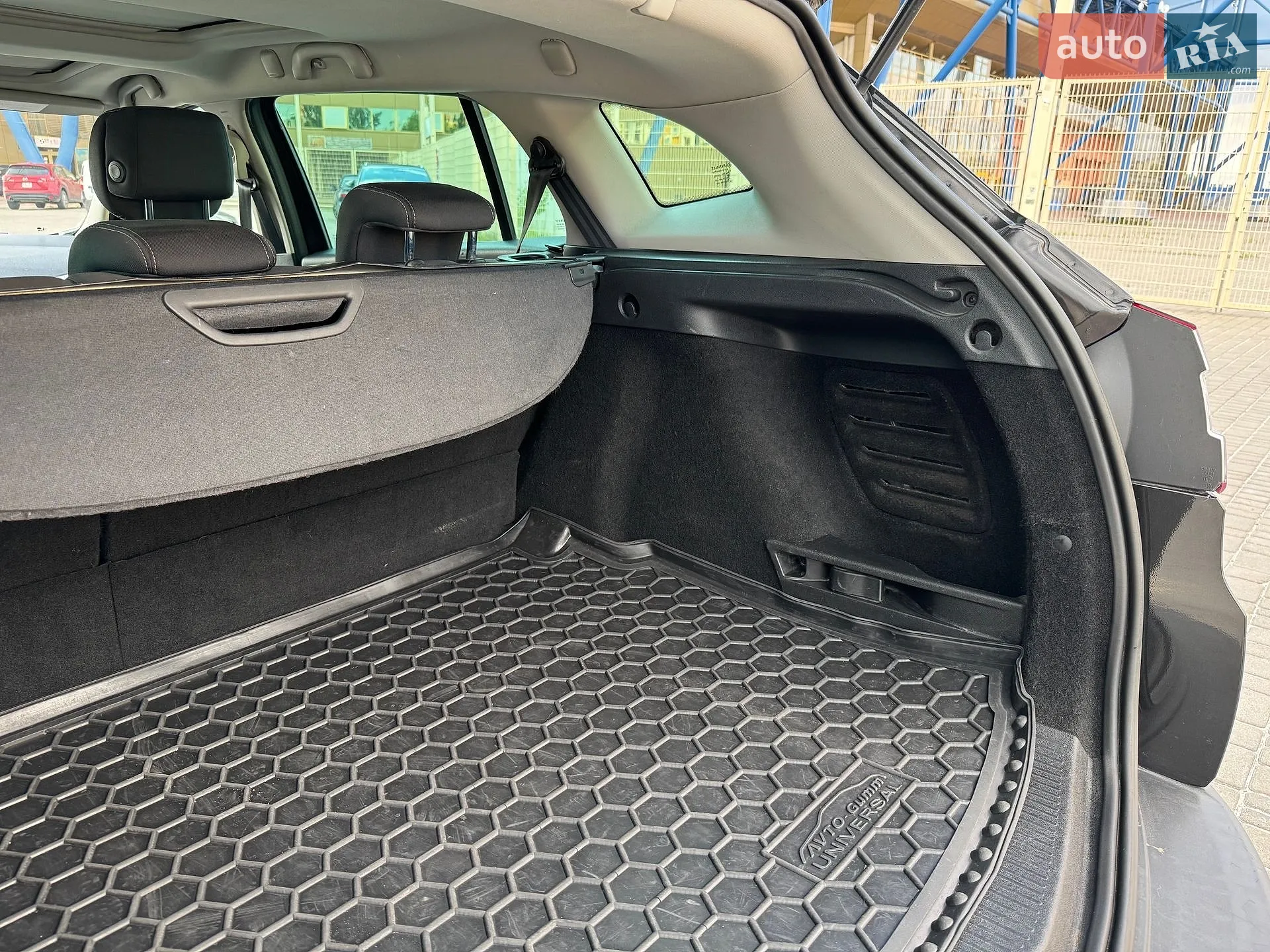 2010 Renault Megane - мініатюра 19