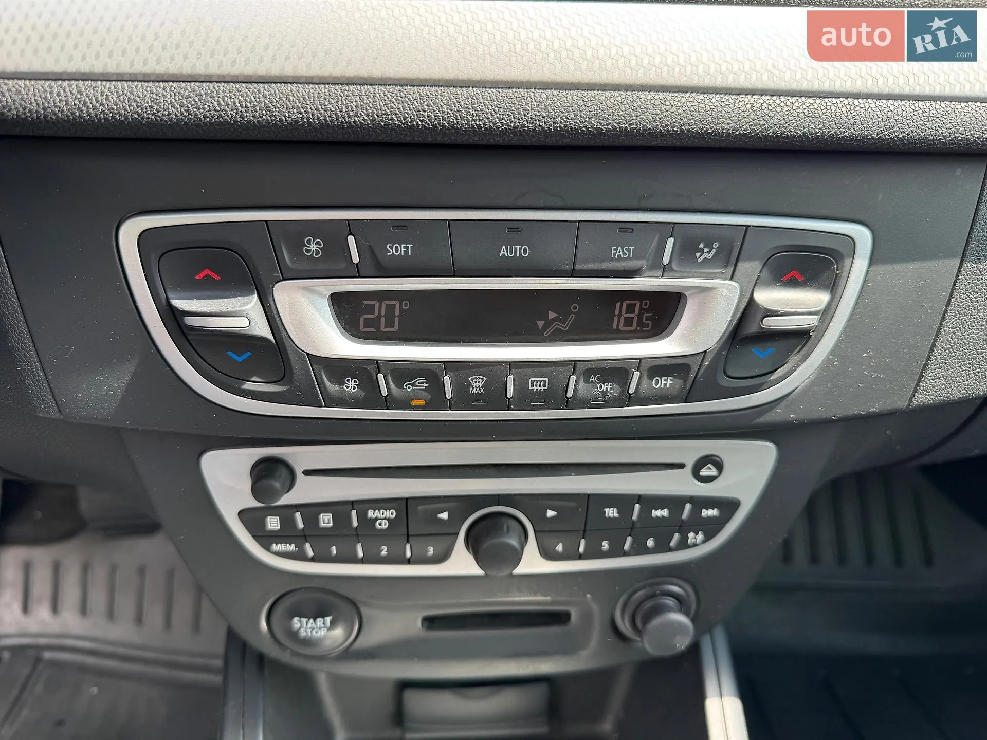 2010 Renault Megane - мініатюра 29