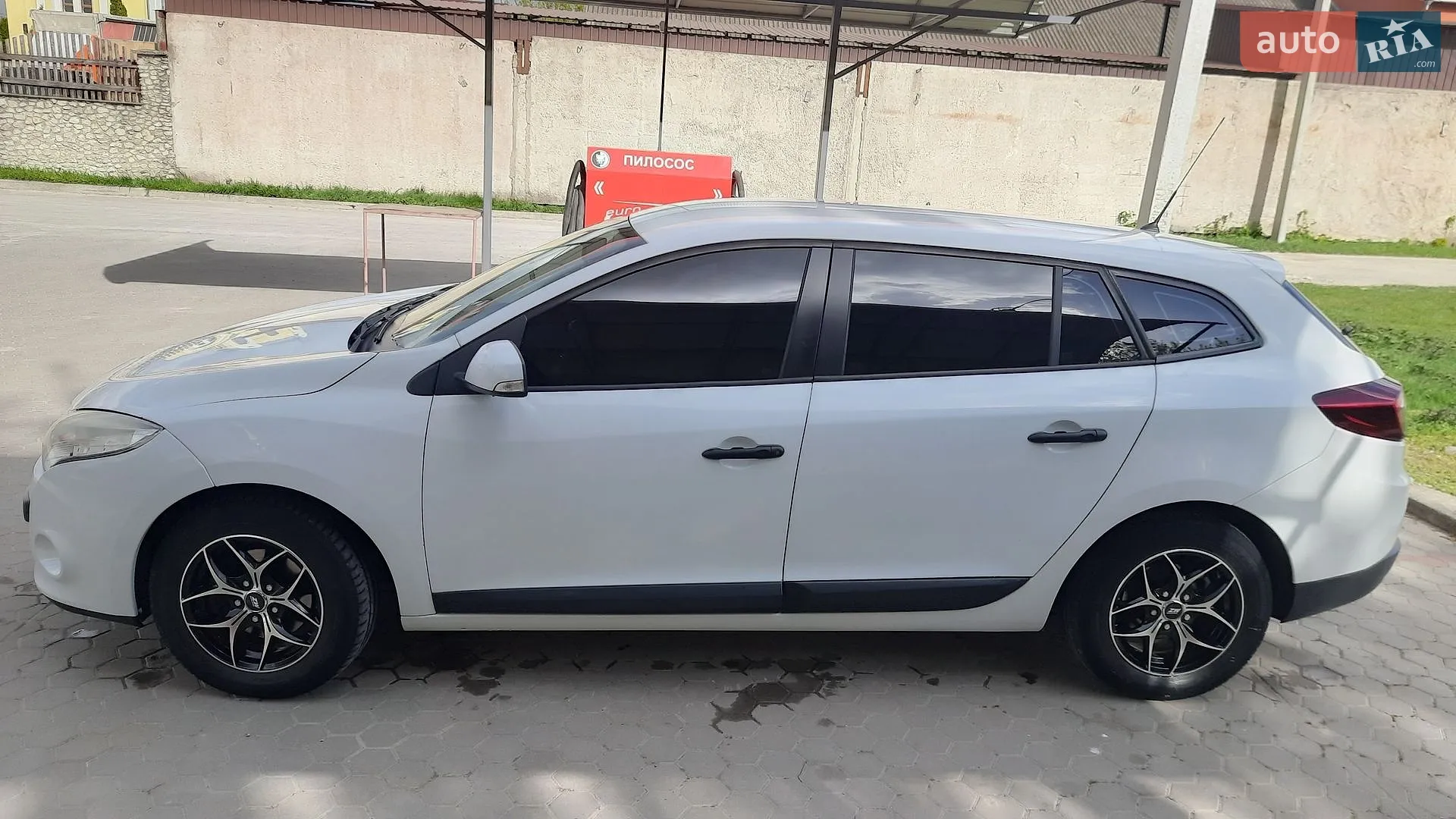 2011 Renault Megane - мініатюра 12