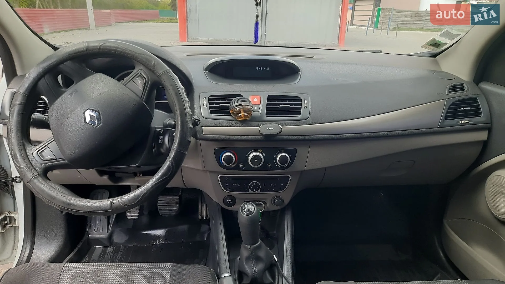 2011 Renault Megane - мініатюра 16