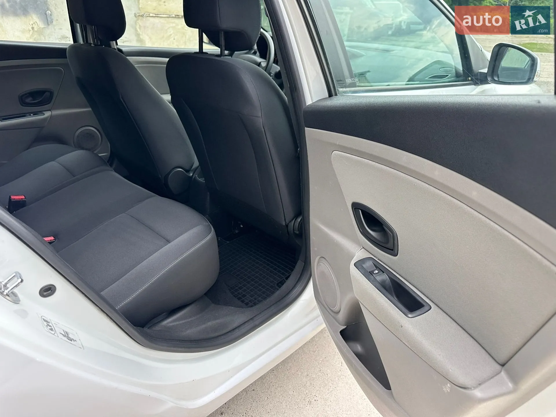 2010 Renault Megane - мініатюра 26