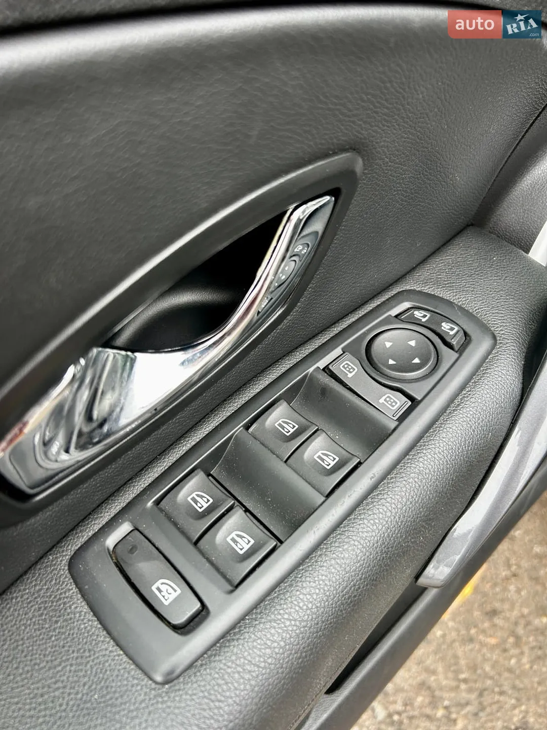 2012 Renault Megane - мініатюра 25