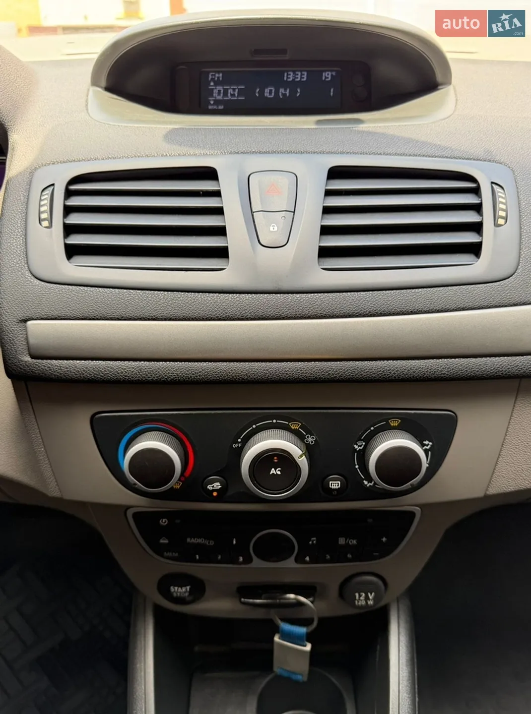 2011 Renault Megane - мініатюра 32