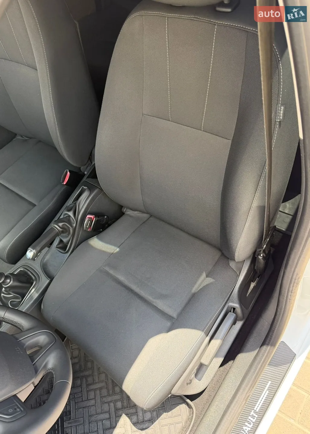 2011 Renault Megane - мініатюра 40