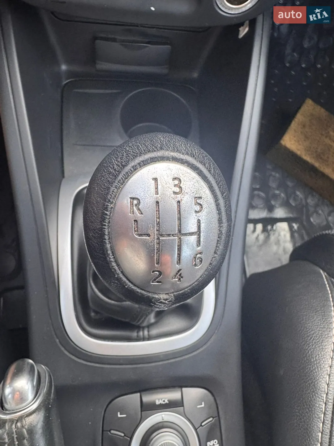 2012 Renault Megane - мініатюра 40