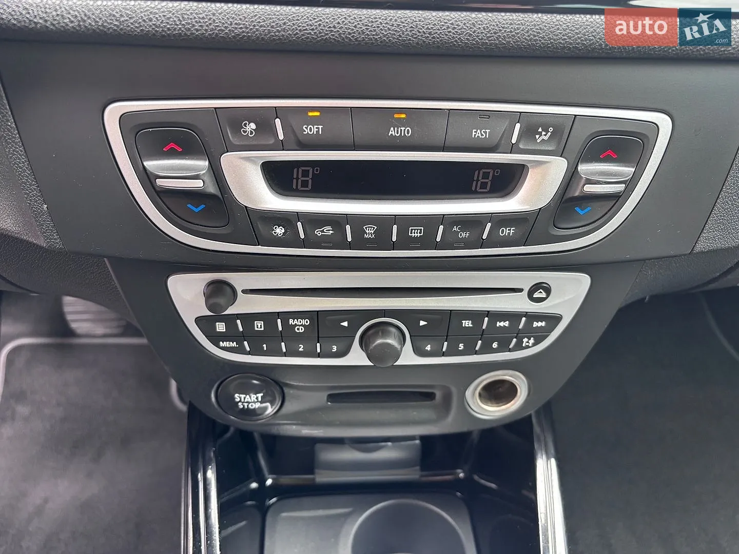 2011 Renault Megane - мініатюра 151