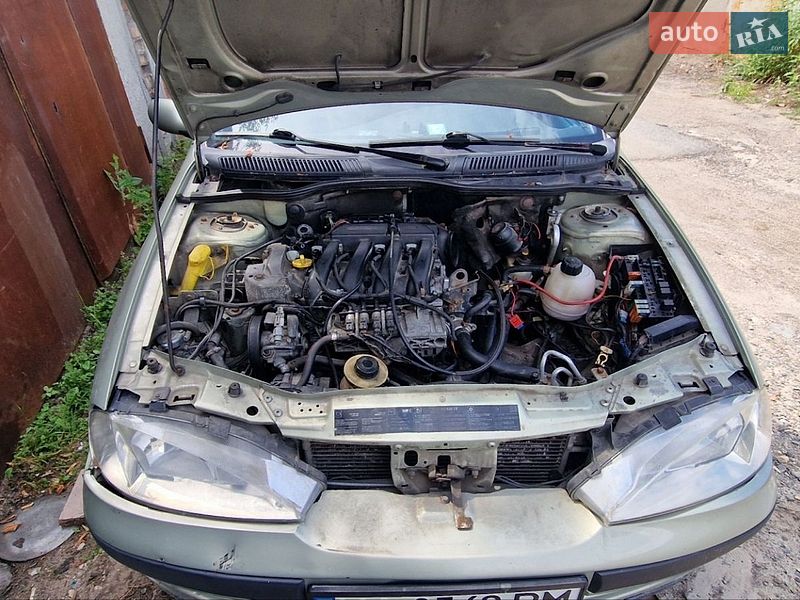 Седан Renault Megane 2001 в Киеве