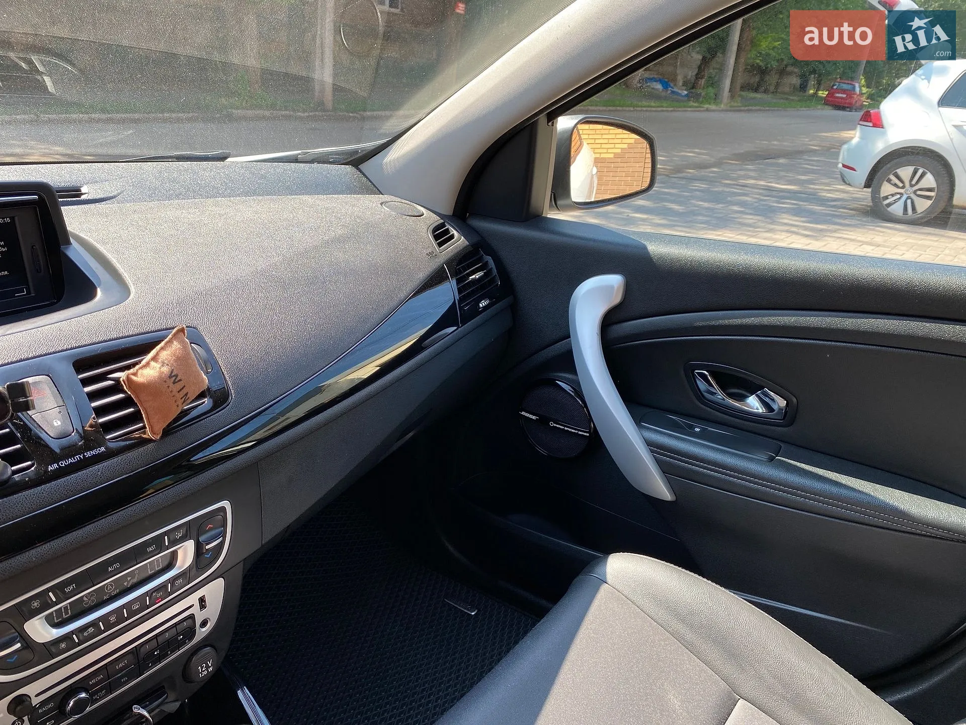 2012 Renault Megane - мініатюра 27
