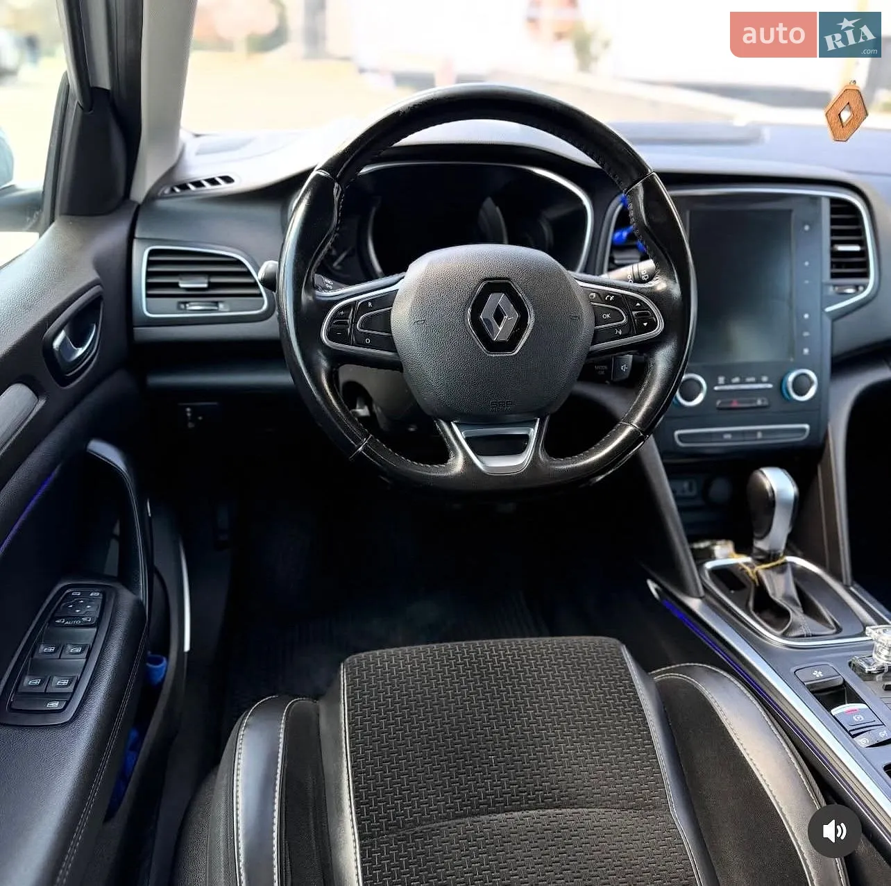 Renault Megane 2017 VIN VF1RFB00858677841 фото оголошення 9 з 22