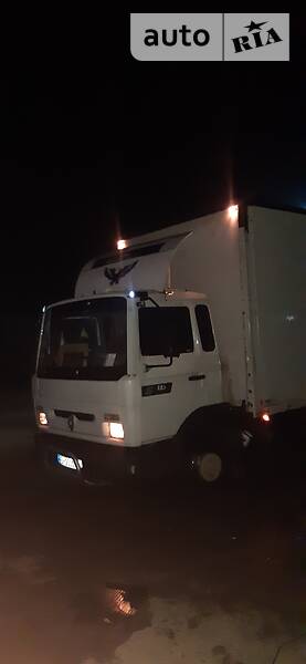 Грузовой фургон Renault Midliner 1999 в Измаиле