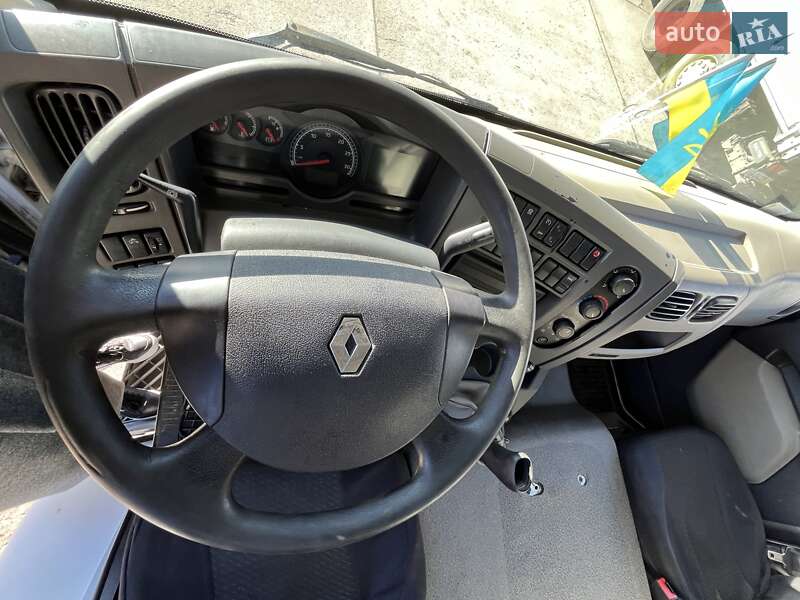 Вантажний фургон Renault Midlum 2012 в Львові