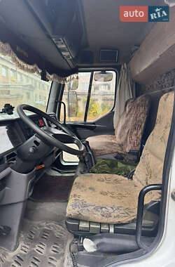 Грузовой фургон Renault Midlum 2002 в 