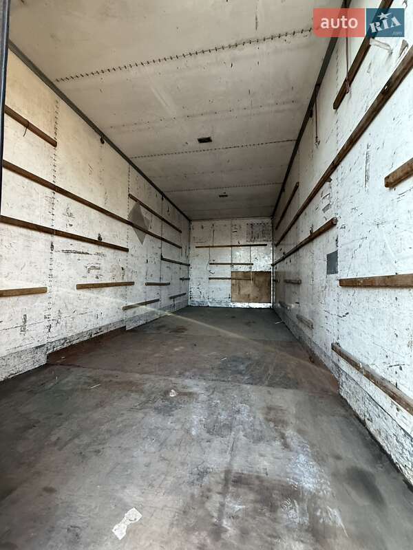 Грузовой фургон Renault Midlum 2004 в Киеве