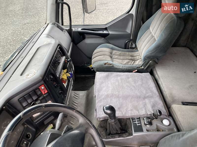Грузовой фургон Renault Midlum 2002 в Луцке