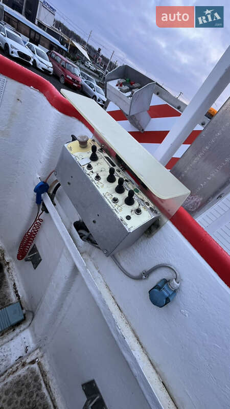 Автовышка Renault Midlum 2010 в Луцке