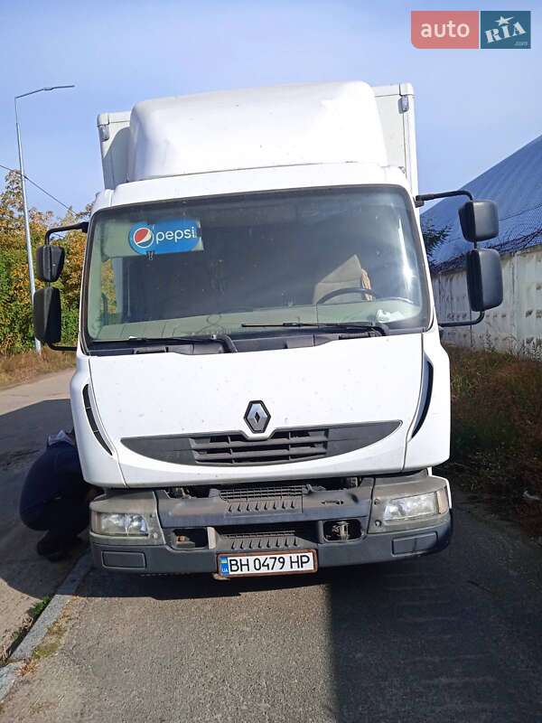 Renault Midlum 2012