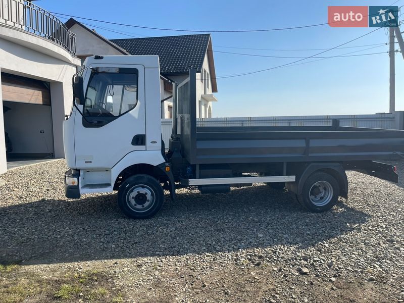 Самосвал Renault Midlum 2001 в Черновцах