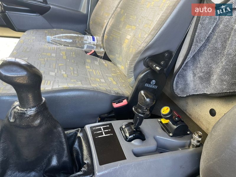 Самосвал Renault Midlum 2001 в Черновцах