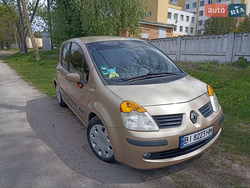 Хэтчбек Renault Modus 2005 в 