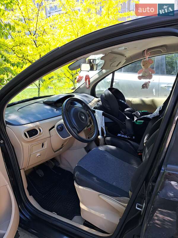 Хэтчбек Renault Modus 2004 в Львове