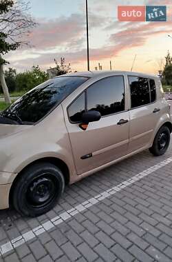 Хэтчбек Renault Modus 2004 в 